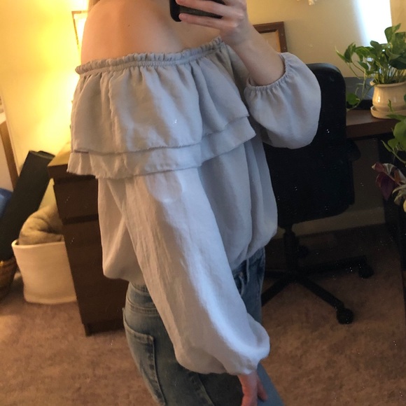 Lavender off the shoulder ruffle top - Picture 2 of 4